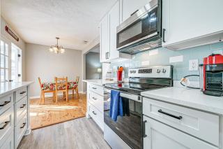 6 Mi to Sponge Docks Lake Tarpon Getaway with Dock! - Palm Harbor - 2