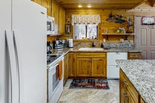 Game & Gather Getaway - La Pine - 1