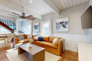 3BR Cabin with Private Hot Tub and Fire Pit - 0