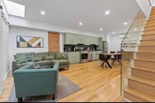 Chic 2BR Top Floor Retreat with Rooftop Near Subway - 5