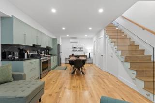 Chic 2BR Top Floor Retreat with Rooftop Near Subway - 4