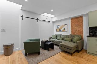 Chic 2BR Top Floor Retreat with Rooftop Near Subway - 2