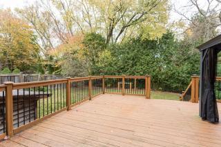 Cozy 3BR Home with Parking, Backyard and Near Transit - Toronto - 6
