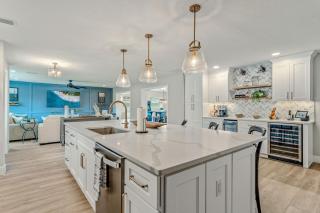 Waterfront home, luxury design, HOT TUB - Port Orange - 7