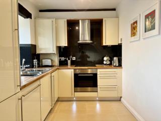 Harbourside apartment with seaviews and parking - Penzance - 7