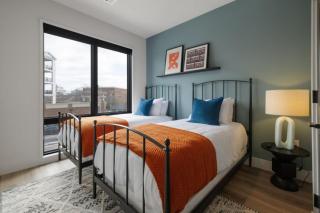 Walk to nightlife, Vanderbilt University, minutes - Nashville - 8
