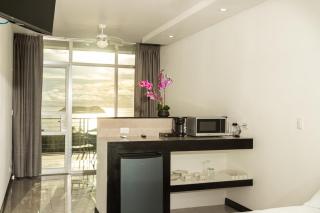 El Faro Containers Beach Hotel - 8