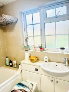 Charming 3 bedroom house with garden - Weybridge - 3