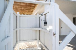 Dogs Allowed at Second Row Oceanview Duplex - 3
