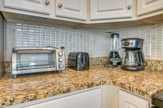 Walk to Ocean Home with 2 Balconies in Myrtle Beach - Myrtle Beach - 2