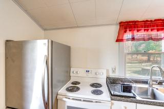 Quiet Country Living Farmhouse Apt Near Hudson! - 3