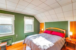 Quiet Country Living Farmhouse Apt Near Hudson! - Hudson - 1