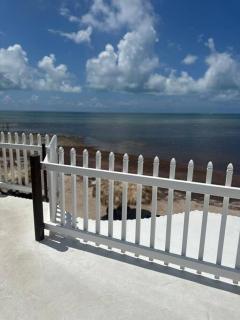 Treehouse Private Village at Barnacle Resort - Big Pine Key - 4