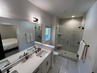 Spacious and Comfy CLT Retreat - Charlotte - 5