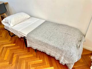 Ubicación inmejorable. Hermoso espacio en Plaza Guadalupe - Buenos Aires - 1