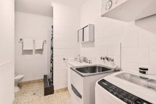 Cairns Retro Studio Charm in Edge Hill - Edge Hill - 6