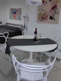 Anna's Housse - 2