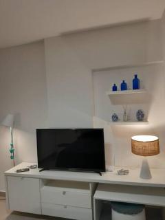 Anna's Housse - 1