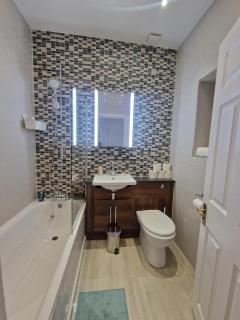 Clarges- Selfridges Deluxe Apartments - 8