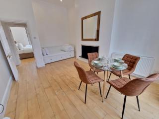 Clarges- Selfridges Deluxe Apartments - 7