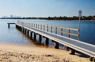 Long Term Stay FiFO Queen Size Bedroom Near Sawn River City Fremantle University - 7