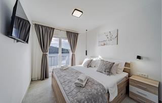 Nice Home In Karbuni With Wifi - Brnistrova - 4