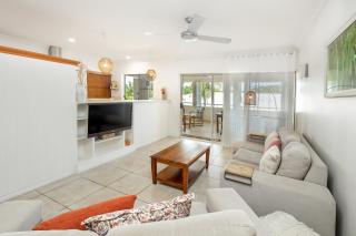 Elevated 2BR Modern Furnished Terrace Apartment - Cairns North - 7