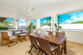 Elevated 2BR Modern Furnished Terrace Apartment - Cairns North - 9