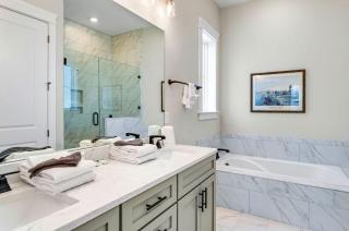 Latitude 30 Coastal Retreat - Oak Grove - 2