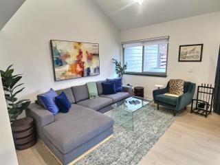 Modern Majesty at Monitor #5 townhouse - 4