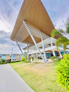 4 Bedrooms Two Storey Home Infront of Airport - Davao - 4