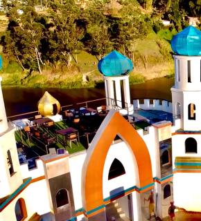 Hotel y Termales Castillo Del Lago Guatape - Horizonte - 4