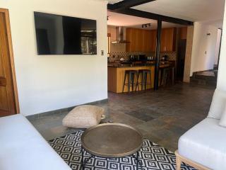 Bryanston Luxurious 5-Bed Villa - 6