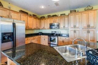 Beachfront with Boat Parking and Shared Pool, Hot Tub, Unobstructed Gulf Views - Indian Pass - 2