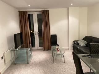 Central Birmingham Location near ICC, with Balcony, WiFi, parking and Smart TV - Birmingham - 4