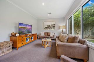 Tea Tree Retreat - 5 Bedrooms, sleeps 13 - Inverloch - 8