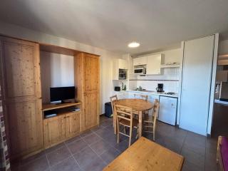 Bel Appartement 2 Pièces au Calme avec Parking et Équipements Complets - FR-1-593-123 - Les Angles - 9