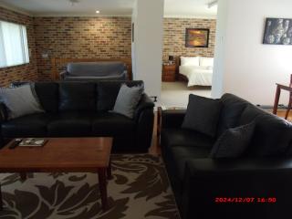 Emerald Tropical Palms B & B - Emerald Beach - 3