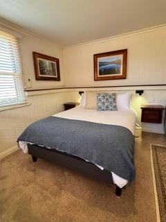 Silwood Apartment fully self contained with Kitchen and Laundry - Devonport - 3