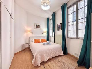 Le 22, T3 centre Nîmes Maison Carrée, 2 chambres - 4