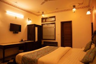 Hotel Karohi Villa - 3