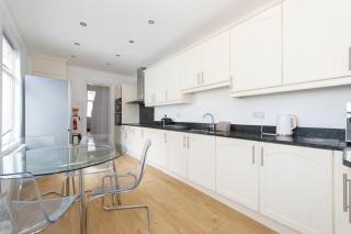 5 Bedroom House in Medway 9 Beds sleeps 12 - Gillingham - 6