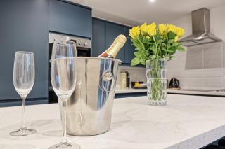 5 Bedroom Braintree House Private Parking - 5