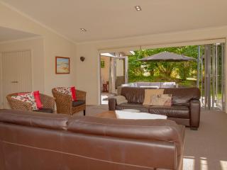 Cooks Getaway - Cooks Beach Holiday Home - Cooks Beach - 7