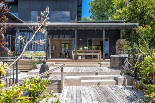 Oneroa Sanctuary - Be My Guest Waiheke - 1