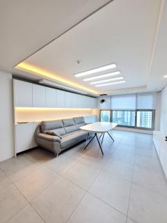 Spacious 2 Bedroom 2 Bathroom Room for Rent in Prime Gangnam Location 105m2 - 9