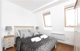 Fully Furnished 2 Bedroom Apartment Canning Town close to 02 Arena, Canary Wharf with FREE Parking - London - 5