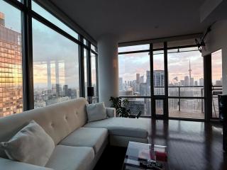 44th Floor, Panoramic Views, Bay Corridor Downtown Toronto Condo - 6