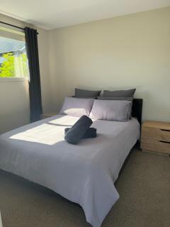 Queenstown Apt with Stunning Mountain Views - 4