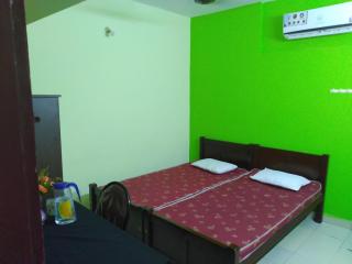 Anju home for Tourists - Kazhakuttam - 4